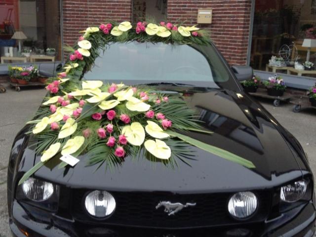  DECOR VOITURE ,EGLISE ,BOUTONNIERE BQT MARIEE ...